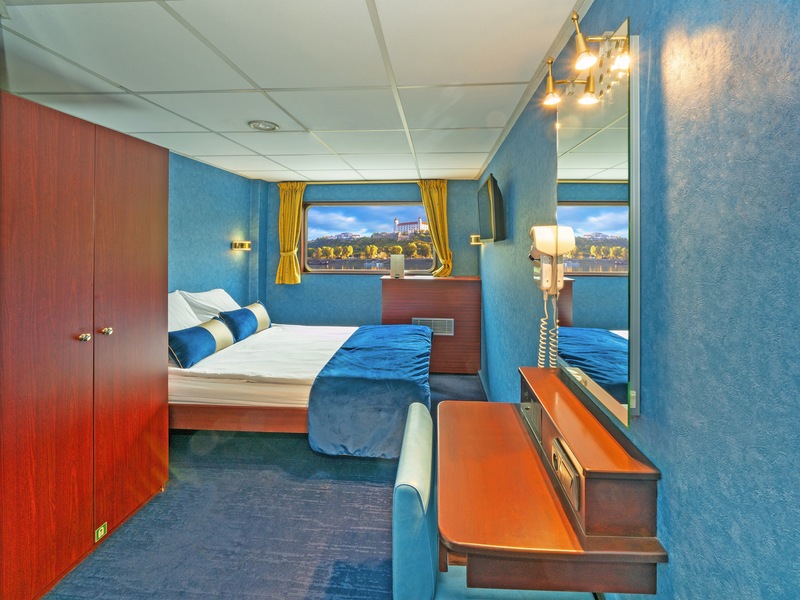 Main Deck 1 Double Bed Cat A
